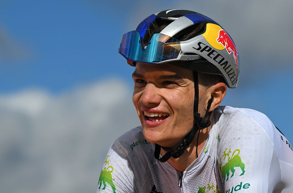 ALTO DE EL MORREDERO, SPAIN - SEPTEMBER 10: Giulio Pellizzari of Italy and Team Red Bull - BORA - hansgrohe - White Best Young Rider Jersey celebrates at finish line as stage winner during the La Vuelta - 80th Tour of Spain 2025, Stage 17 a 143.2km stage from O Barco de Valdeorras to Alto de El Morredero 1755m / #UCIWT / on September 10, 2025 in Alto de El Morredero, Spain. (Photo by Tim de Waele/Getty Images)